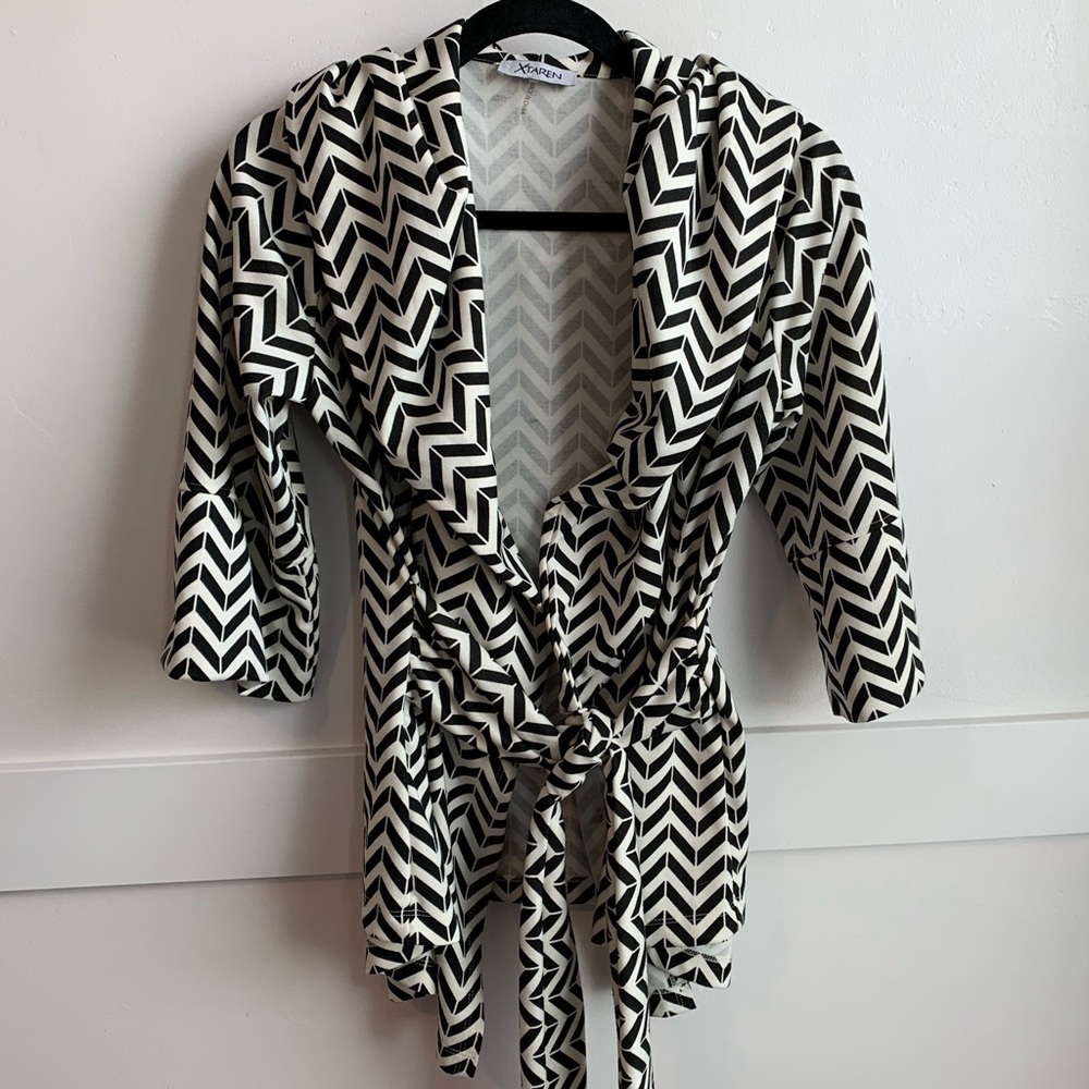 Xtaren Black and White Chevron Cardigan Sweater